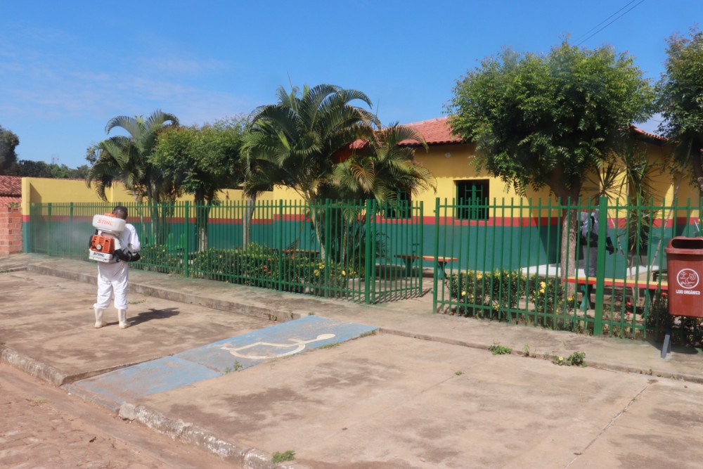 P. M. A. realizou sanitização pelas Ruas e Órgãos Públicos da cidade - Imagem 7