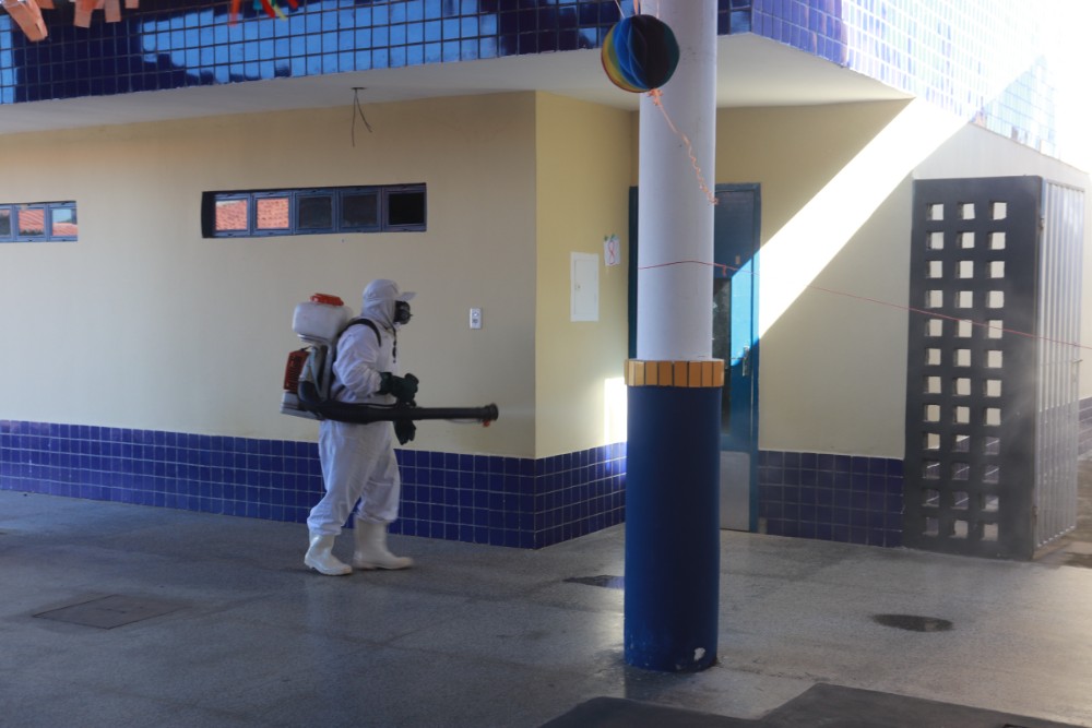 P. M. A. realizou sanitização pelas Ruas e Órgãos Públicos da cidade - Imagem 3