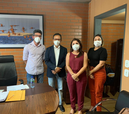 Prefeita busca recursos na Sesapi e com o Dr. Hélio para a Saúde 