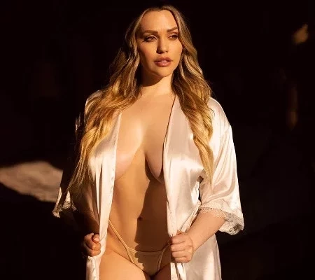 Saiba quem é Mia Malkova, atriz pornô que comprou castelo de R$ 19 milhões