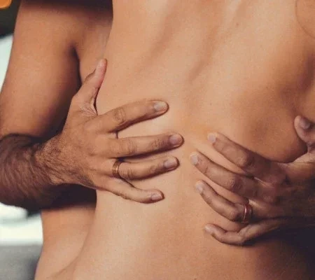 Massagem tântrica: conheça as técnicas para ter mais prazer