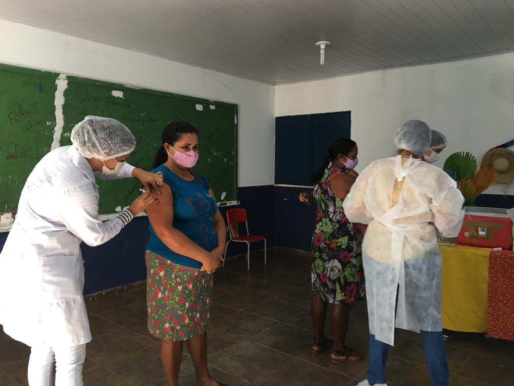 Prefeitura e Secretaria realiza mutirão de vacinação contra a COVID-19 - Imagem 7