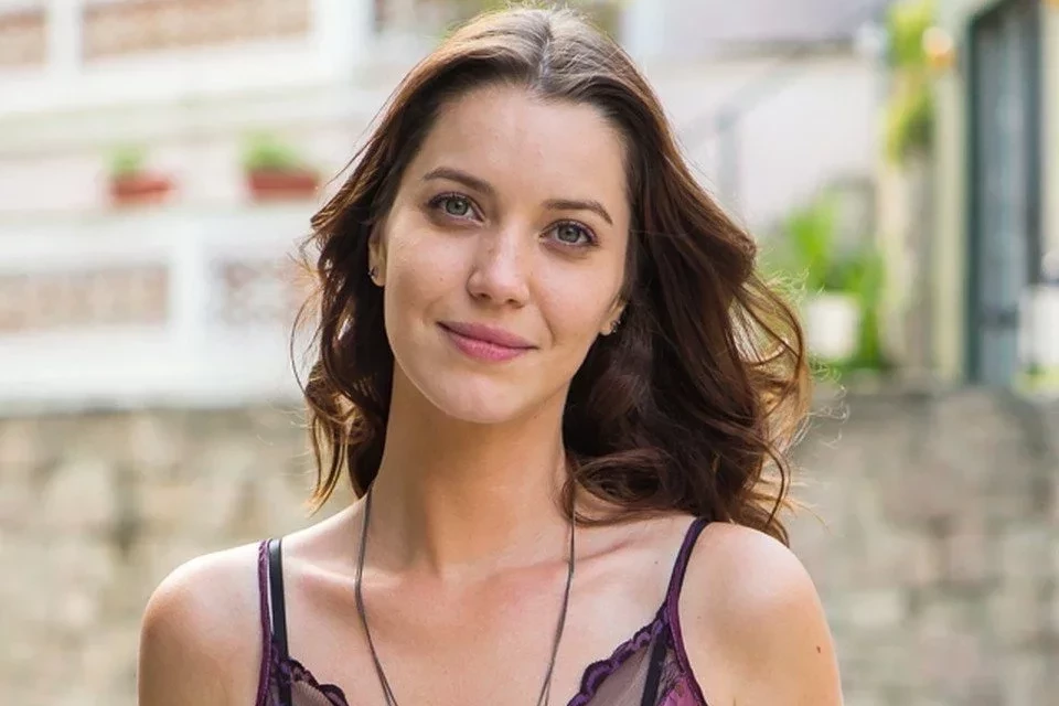 Nathalia Dill