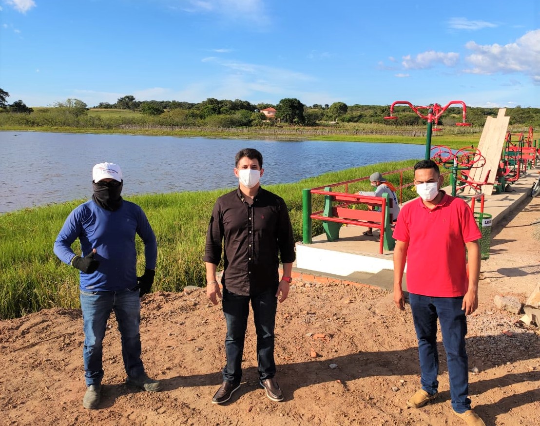 Prefeito de Hugo Napoleão visita barragem e obra de academia pública - Imagem 1