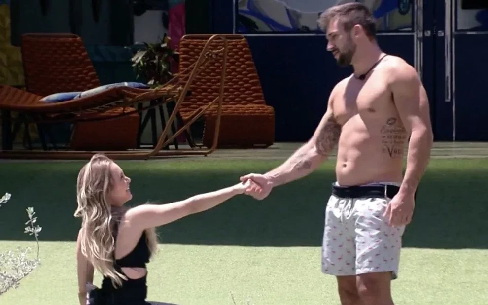 Carla Diaz e Arthur Picoli