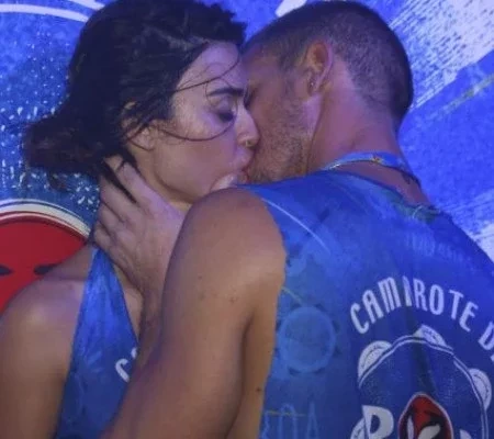 Sem timidez: confira flagras de beijos quentes e chocantes de famosos