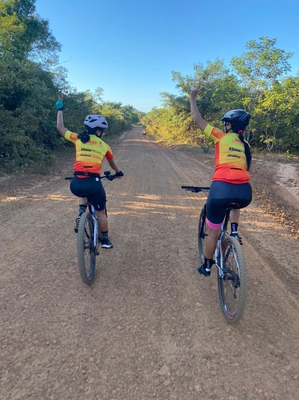 Um domingo sobre Bike em Monsenhor Gil com destino ao Poço Azul