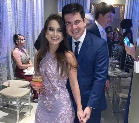 Conheça a advogada Thais, a linda filha do senador Randolfe Rodrigues