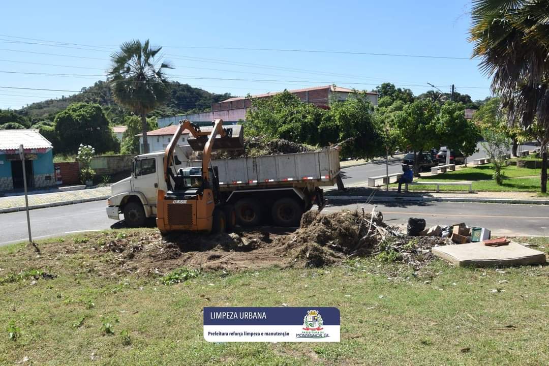 Prefeitura de Monsenhor Gil fazendo reforço na limpeza pública - Imagem 8