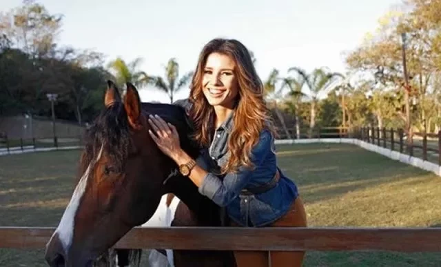 Conheça o haras milionário de Paula Fernandes em fotos de tirar o fôlego - imagem 45316