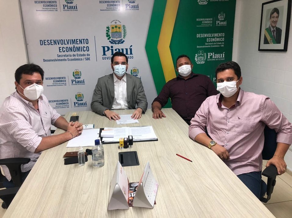 Prefeito Miguel Rodrigues e Deputado Nerinho assinam convênio Kit Diesel - Imagem 1