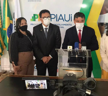 Prefeita Claudia Medeiros participa de lançamento do Cartão SASCEmergencial