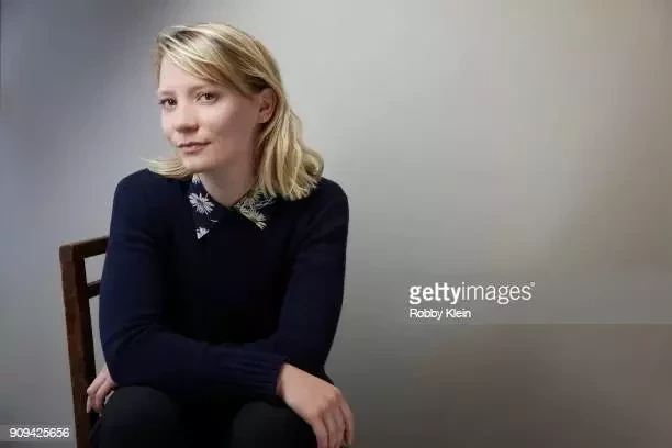 Mia Wasikowska