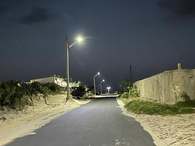 Prefeitura Municipal conclui iluminação em LED da Orla de Atalaia  - Imagem 1
