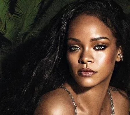 Bandidos invadem casa de Rihanna pela segunda vez. Polícia é chamada