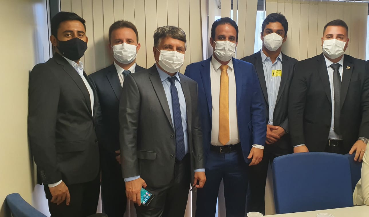 Em Brasília, prefeito João Luiz busca melhorias para Monsenhor Gil - Imagem 11