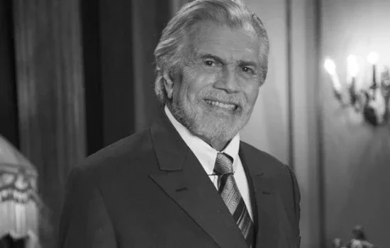 Tarcísio Meira morre aos 85 anos; reveja a carreira do ator em fotos