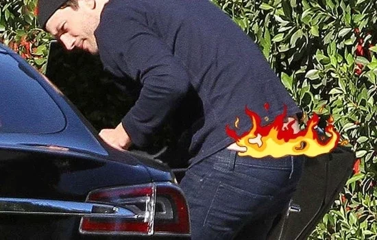 Caio Castro, Rick Martin e famosos que já foram flagrados pagando cofrinho