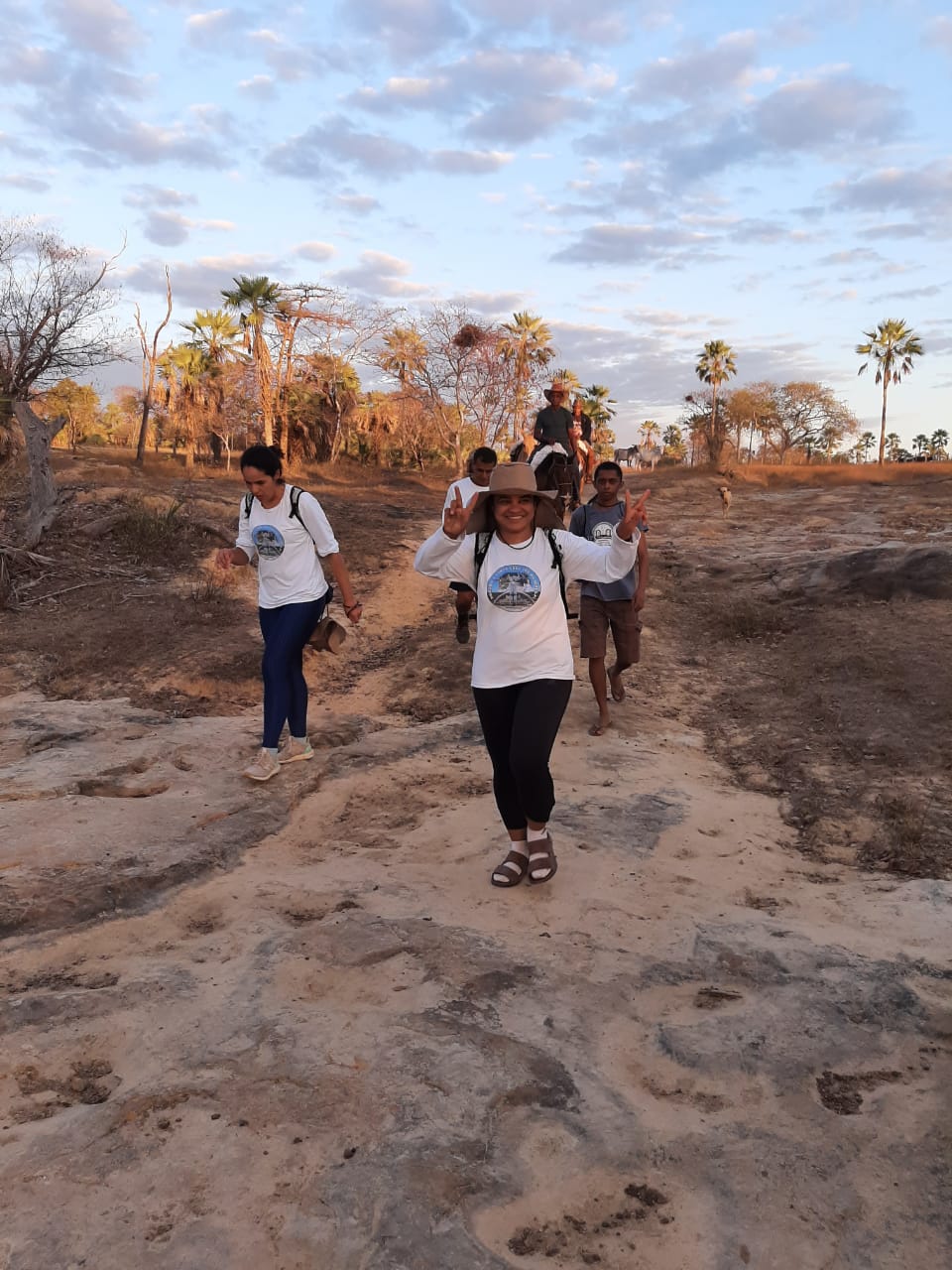Romaria sai de Monsenhor Gil para Santa Cruz dos Milagres a pé - Imagem 9