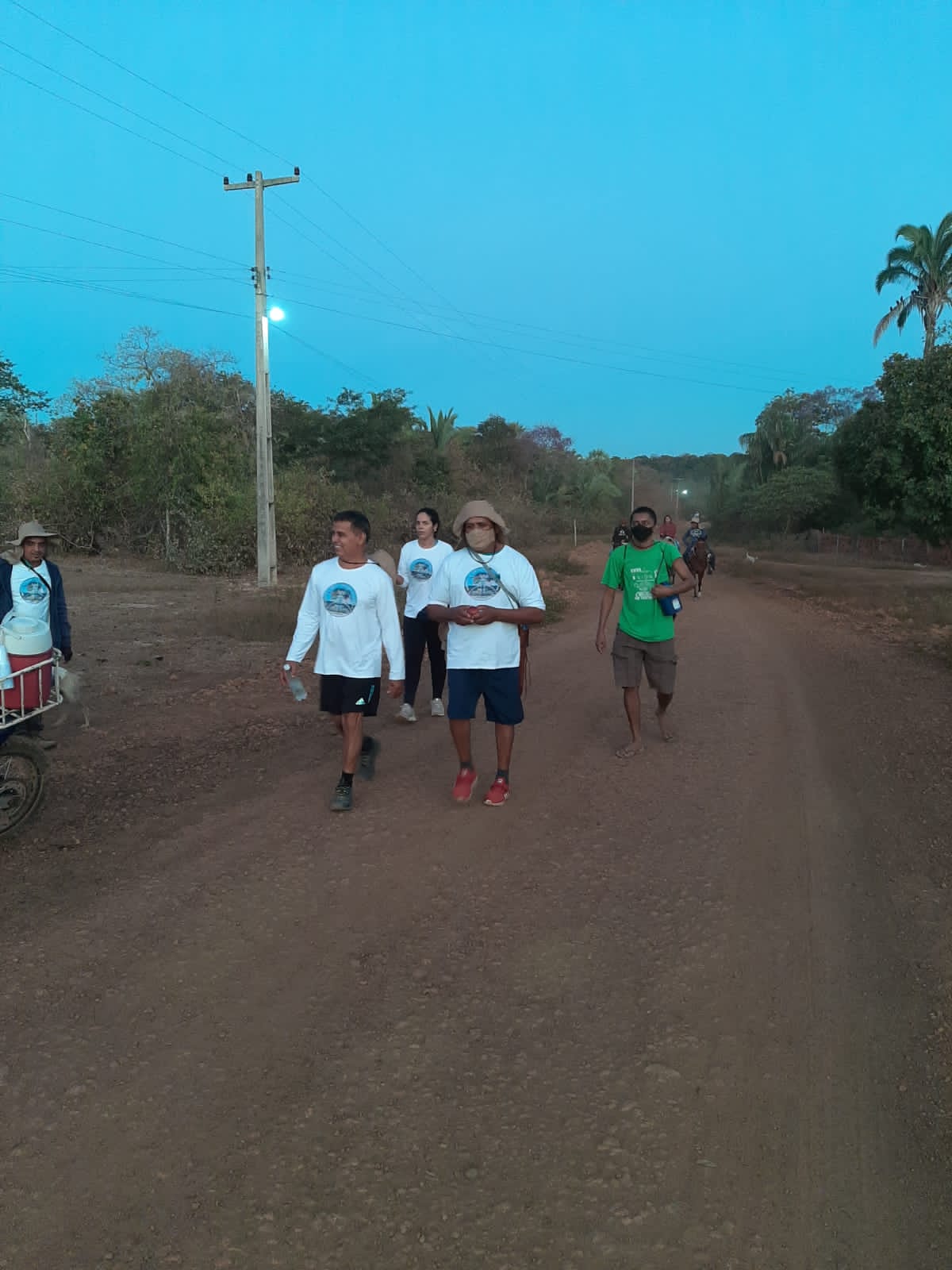 Romaria sai de Monsenhor Gil para Santa Cruz dos Milagres a pé - Imagem 4