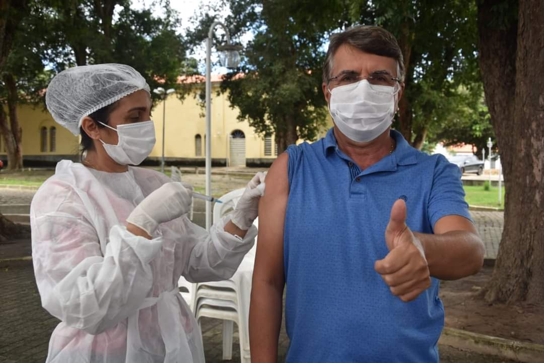 Prefeito João Luiz continua sua missão de vacinar os monsenhorgilenses - Imagem 1