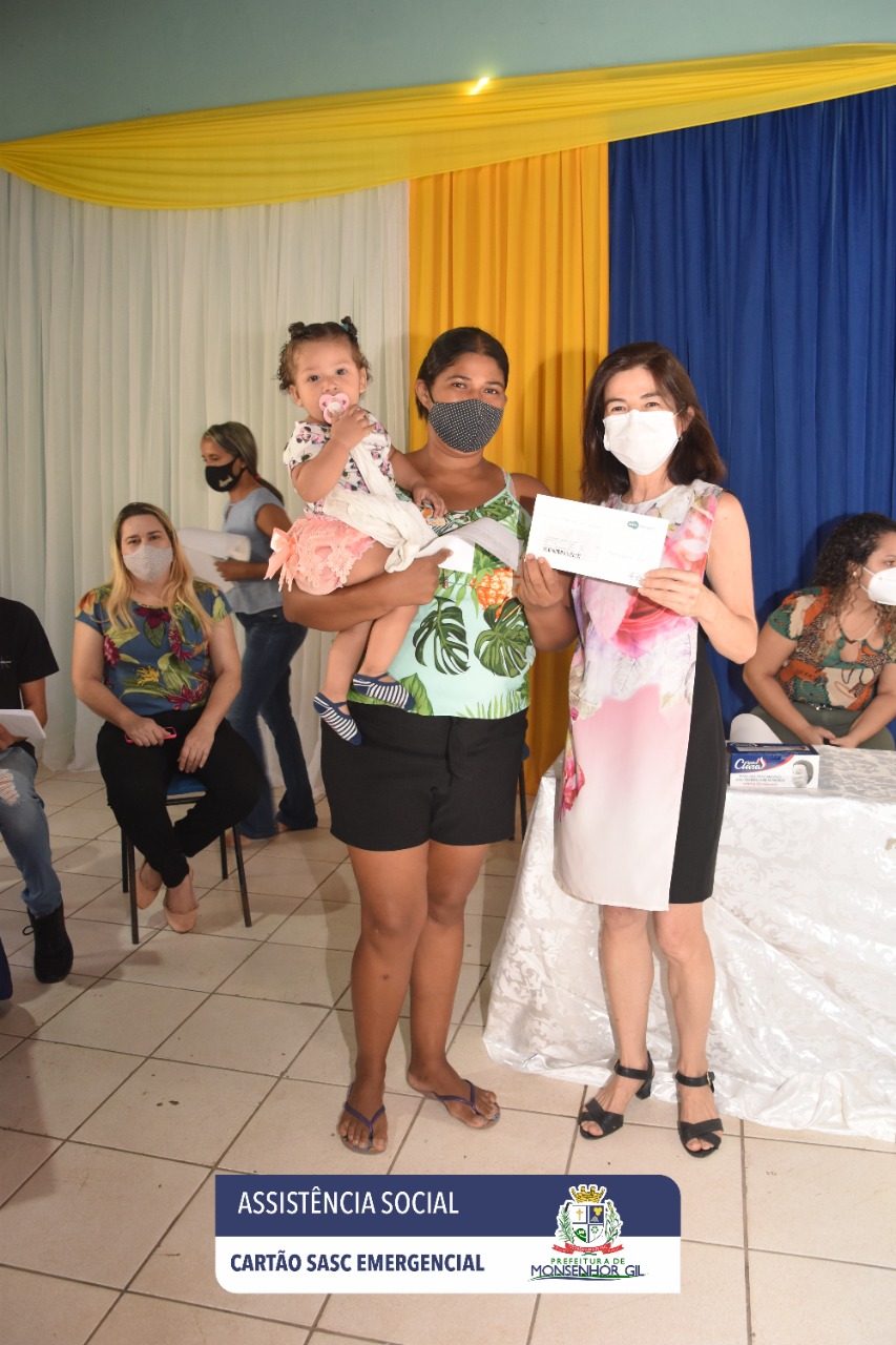 Prefeitura de Monsenhor Gil faz entrega do Cartão Sasc Emergencial - Imagem 11