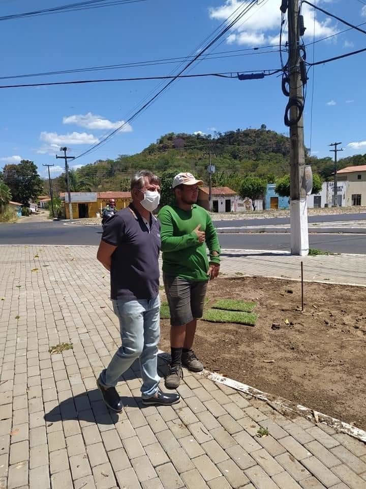Prefeito João Luiz faz vistoria a obra em finalização em Monsenhor Gil