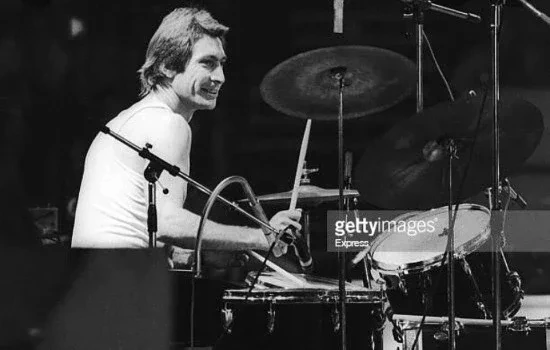Morre Charlie Watts: famosos lamentam morte do baterista do Rolling Stones