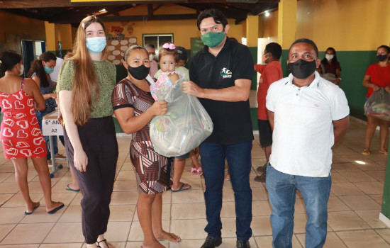 Prefeitura de Lagoinha entregou kits de Alimentação Escolar para Alunos