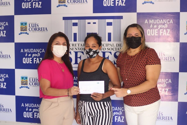 Prefeitura entrega cartões do Sasc Emergencial aos beneficiários - Imagem 2