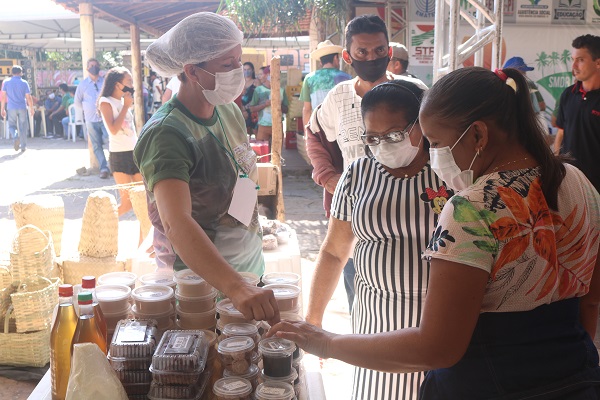 III Feira da Agricultura Familiar de N. S. dos Remédios rendeu R$176 mil   - Imagem 8