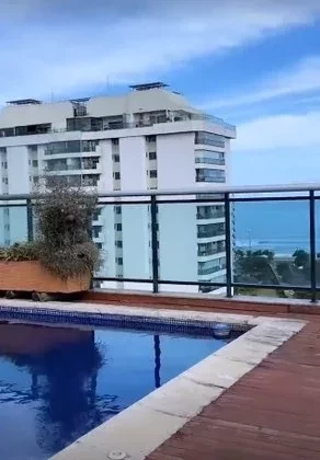 Imagem belíssima do alto da cobertura onde morou 