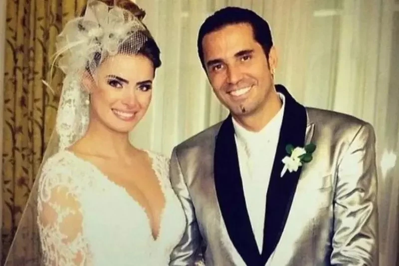 Latino e Rayanne Morais