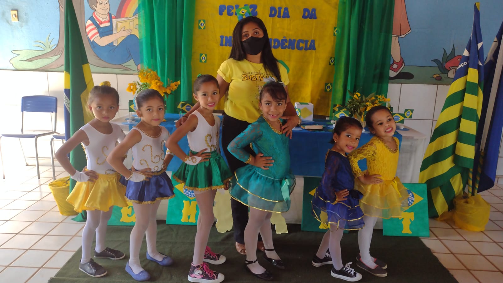 Prefeitura celebra “Semana da Pátria” e entrega de 6 mil uniformes escolar - Imagem 25