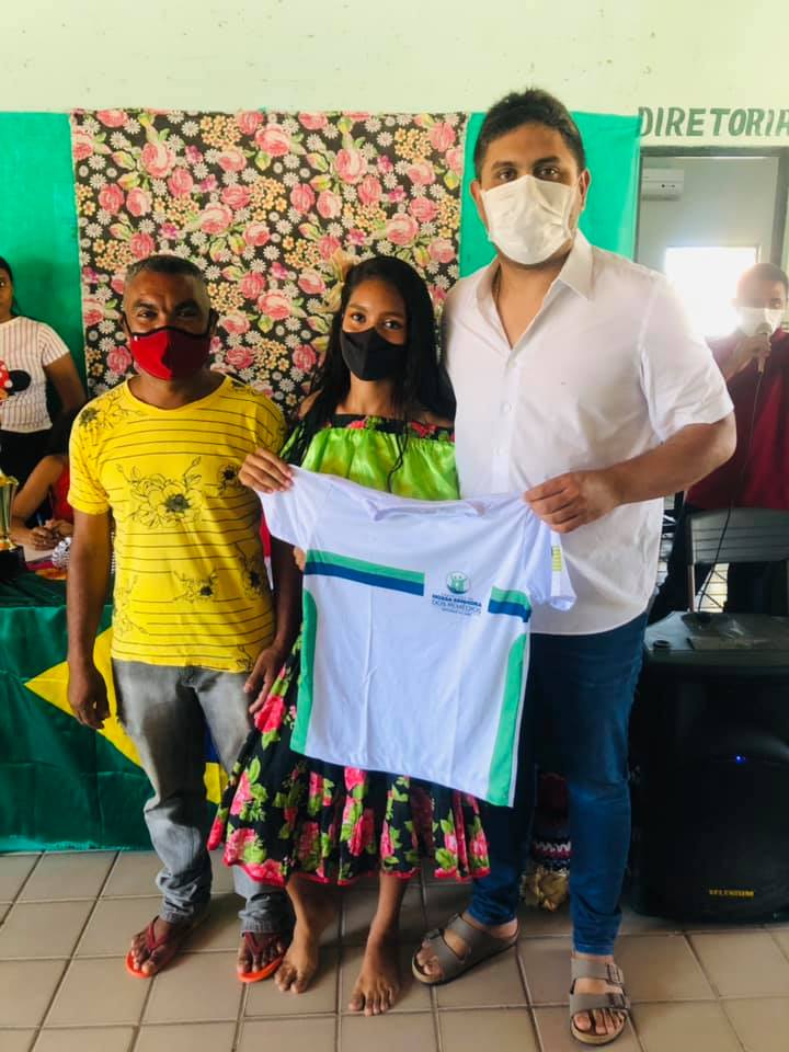 Prefeitura celebra “Semana da Pátria” e entrega de 6 mil uniformes escolar - Imagem 32