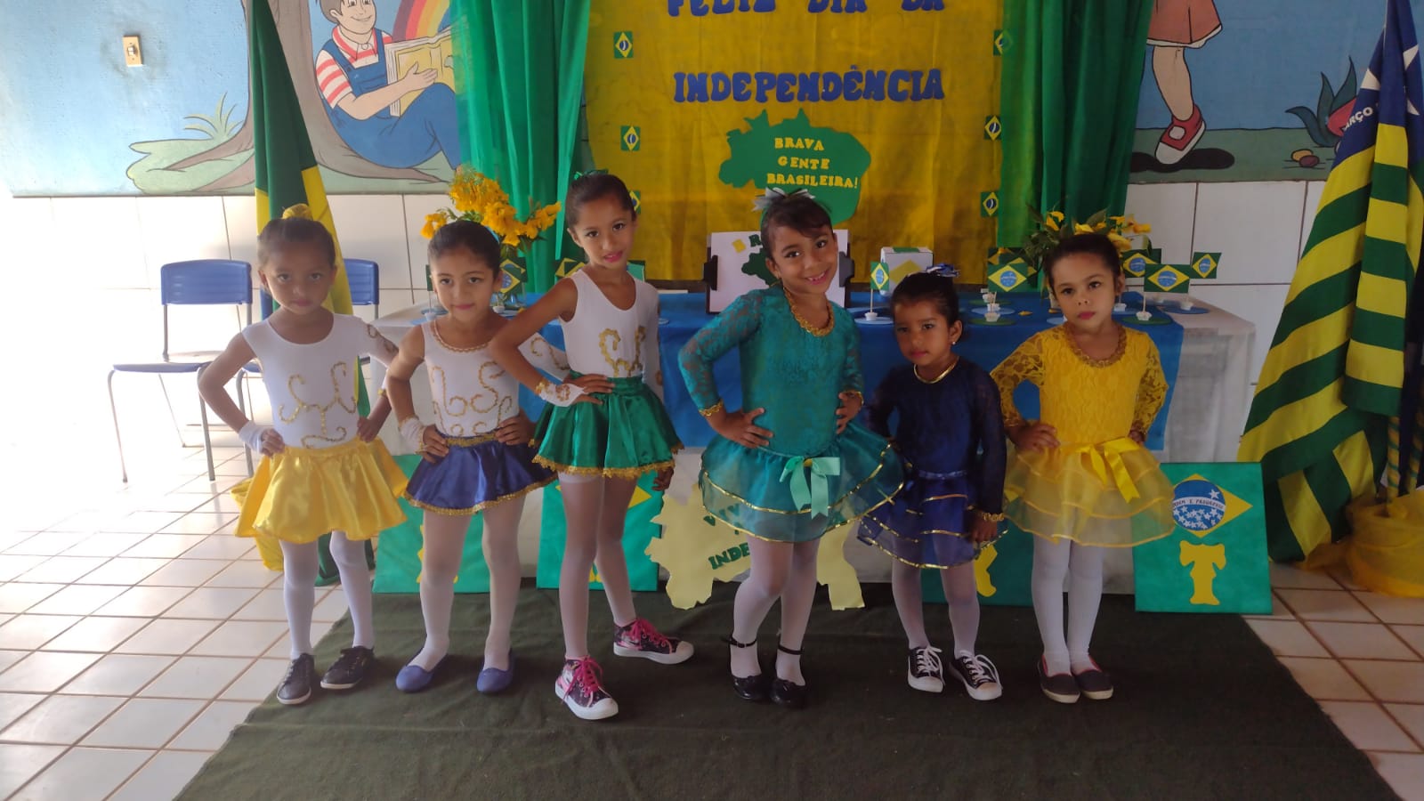 Prefeitura celebra “Semana da Pátria” e entrega de 6 mil uniformes escolar - Imagem 24