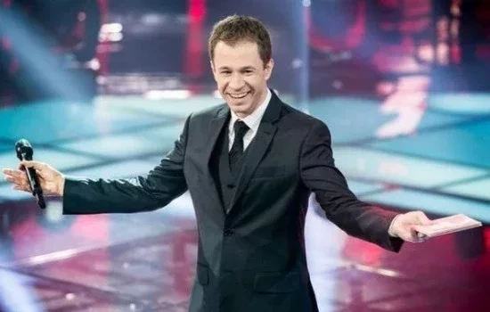 Saiba o valor milionário que a Globo ofereceu para manter Tiago Leifert 