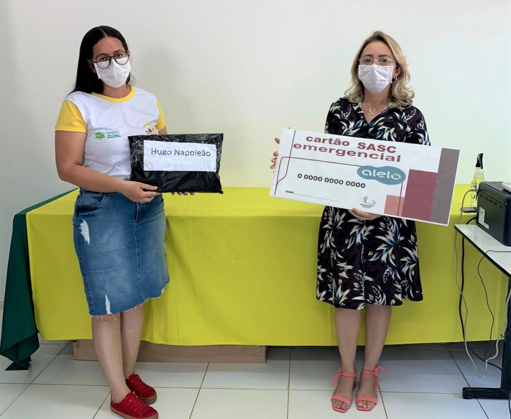 Prefeitura entrega Cartão Emergencial para 32 famílias em Hugo Napoleão - Imagem 1