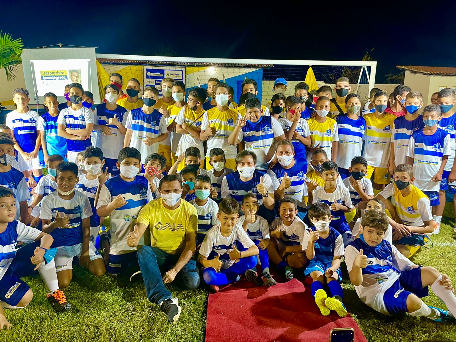 Prefeito Pompilio Evaristo na abertura da escolinha