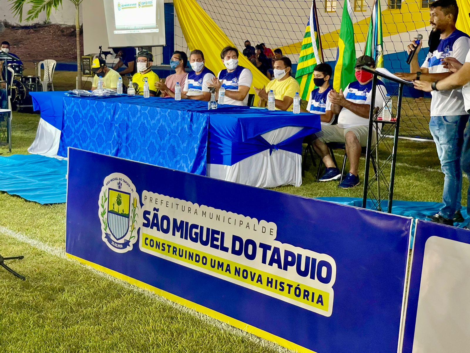 Prefeito Pompilio Evaristo na abertura da escolinhaPrefeito Pompilio Evaristo na abertura da escolinha