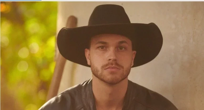 Quem é o influencer que vem conquistando inúmeros seguidores e por quê?  - imagem 52530