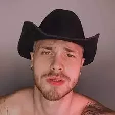 Quem é o influencer que vem conquistando inúmeros seguidores e por quê?  - imagem 52532