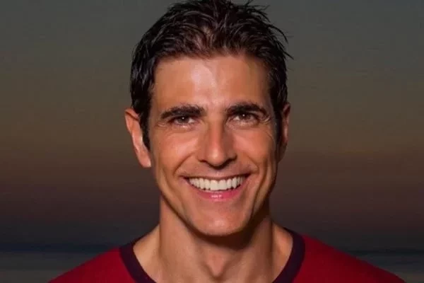 Descubra 5 famosos que já tiveram experiências gays - imagem 52673