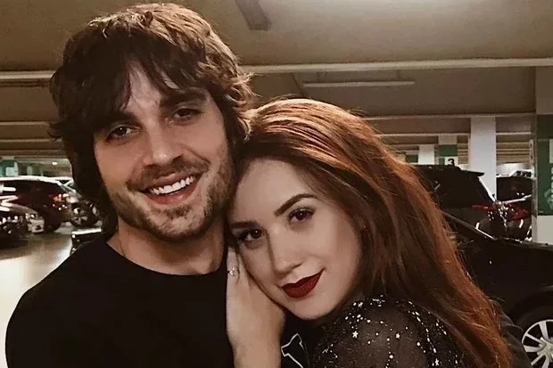 Fiuk e Thaisa Carvalho