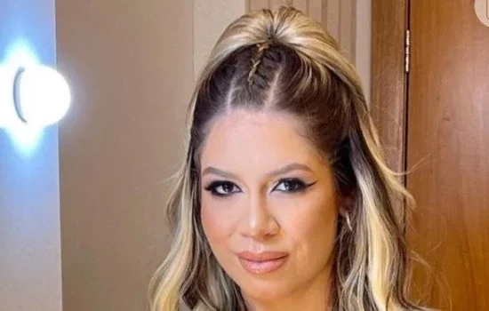 Marília Mendonça posa de lingerie preta e deixa fãs surpresos