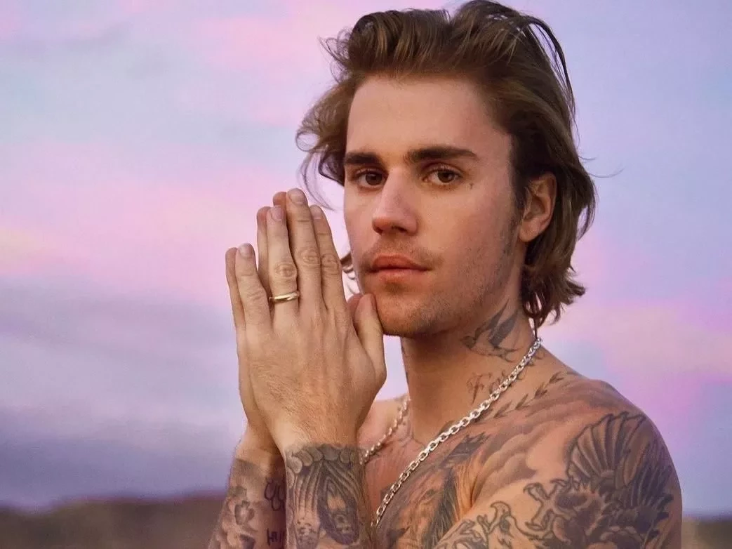 Ônibus de Justin Bieber tem sala de TV, lareira e até sauna. Veja fotos! - imagem 53513