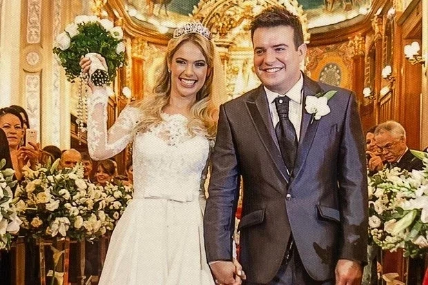 Thaís Pacholek  e Belutti