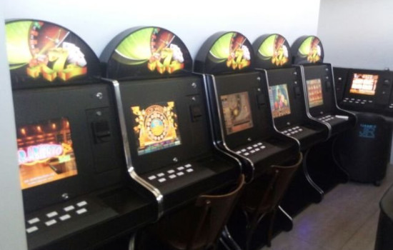 Qual a verdadeira história por trás das máquinas de caça-níquel?