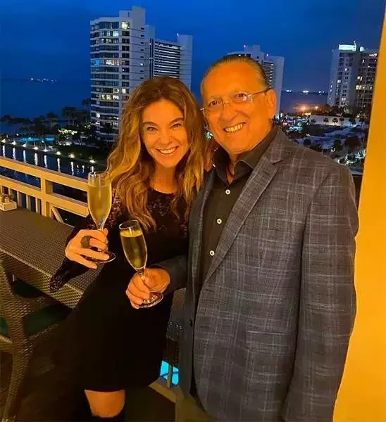 Galvão Bueno e Desirée Soares