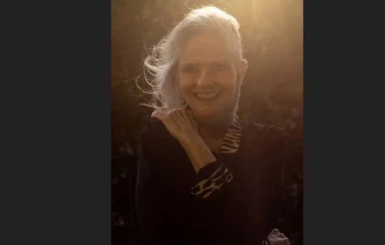 Angela Ro Ro abre o coração e fala de vaidade, sexo e nova namorada